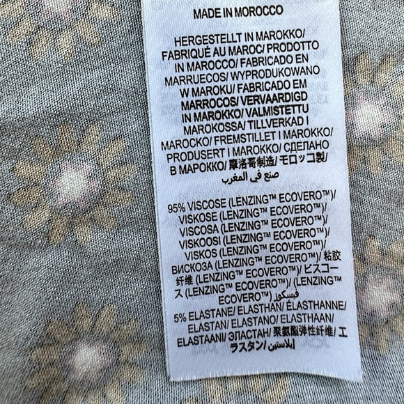 BODEN | FLUTTER SLEEVE FRENCH NAVY DAISY STAMP JERSEY DRESS LIKE NEW | SIZE 2 - Picture 10 of 12